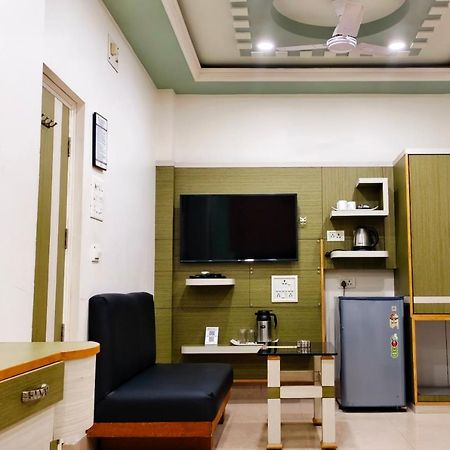 Hotel Samrat Baharampur Esterno foto