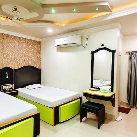 Hotel Samrat Baharampur Esterno foto