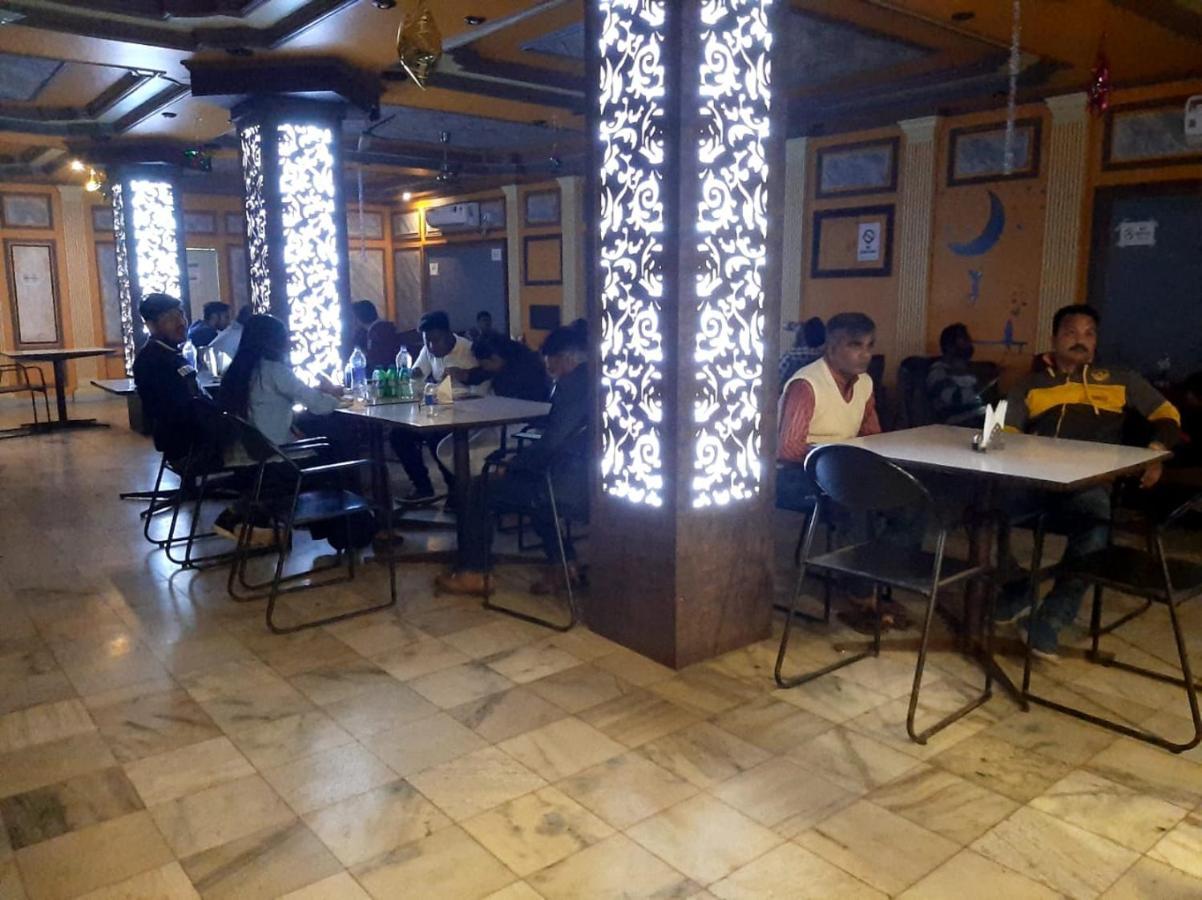Hotel Samrat Baharampur Esterno foto