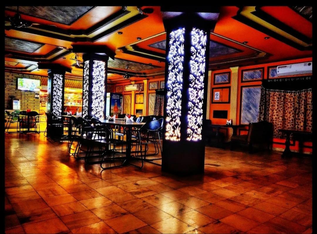 Hotel Samrat Baharampur Esterno foto