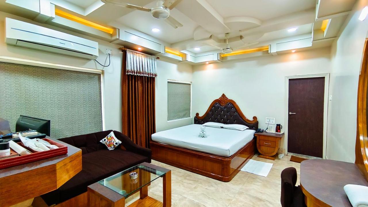 Hotel Samrat Baharampur Esterno foto