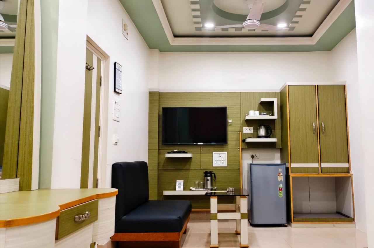 Hotel Samrat Baharampur Esterno foto
