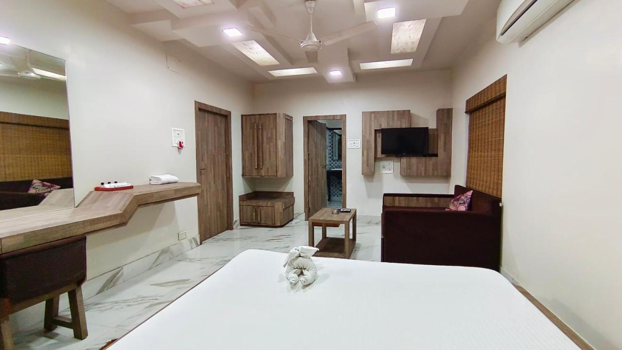 Hotel Samrat Baharampur Esterno foto