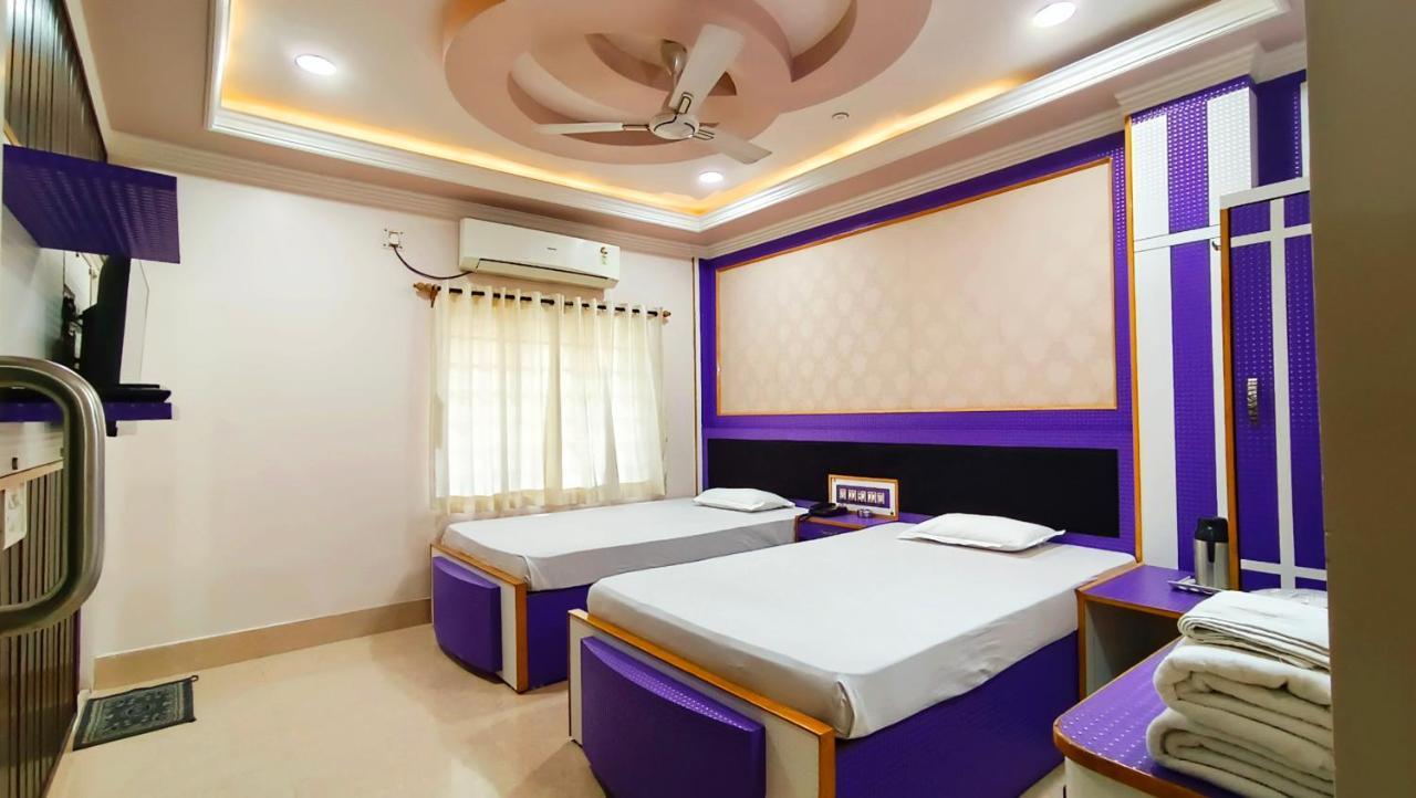 Hotel Samrat Baharampur Esterno foto