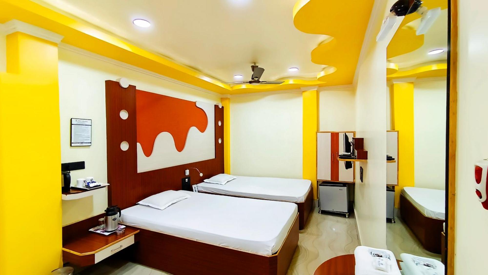 Hotel Samrat Baharampur Esterno foto