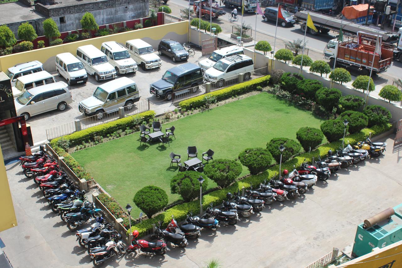 Hotel Samrat Baharampur Esterno foto